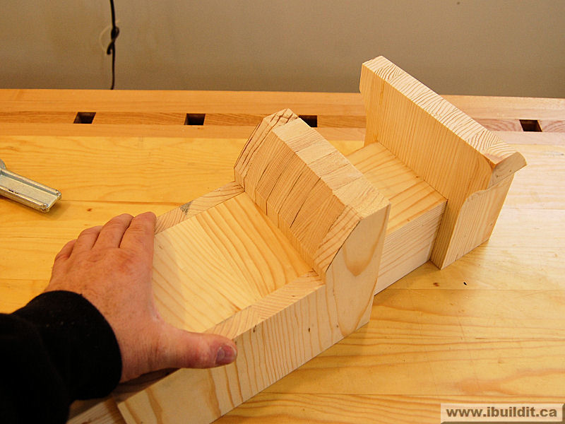 How To Make A Wooden Vise - IBUILDIT.CA